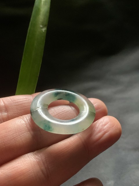 古玩玉器清代天然翡翠雕“素紋環”拍賣，當前價格4500元