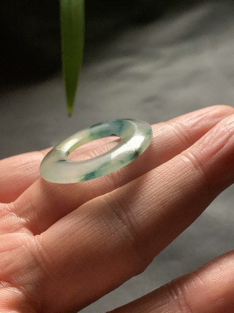 古玩玉器清代天然翡翠雕“素紋環”拍賣，當前價格4500元