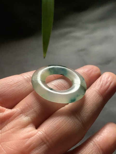 古玩玉器清代天然翡翠雕“素紋環”拍賣，當前價格4500元