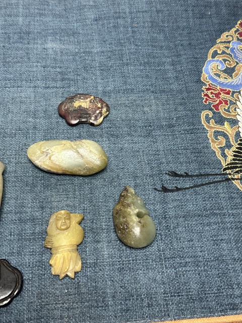 古玩陶瓷出口創(chuàng)匯期玉雕件拍賣,當(dāng)前價(jià)格680元