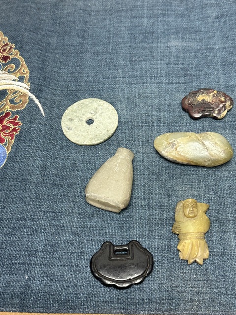 古玩陶瓷出口創(chuàng)匯期玉雕件拍賣,當(dāng)前價(jià)格680元