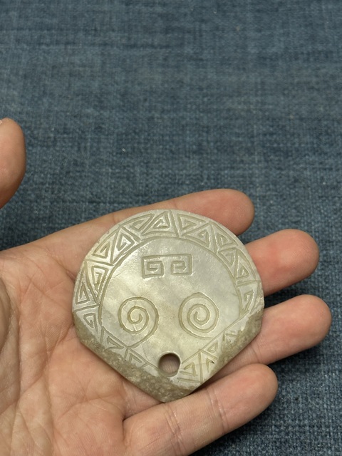 古玩陶瓷晚清玉雕獸面紋佩拍賣，當前價格2800元