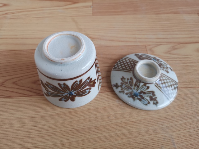 古玩陶瓷花卉紋蓋杯拍賣,當前價格168元