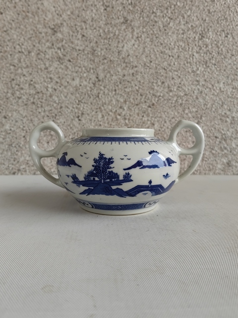 古玩陶瓷出口創(chuàng)匯期青花雙耳罐拍賣(mài),當(dāng)前價(jià)格298元