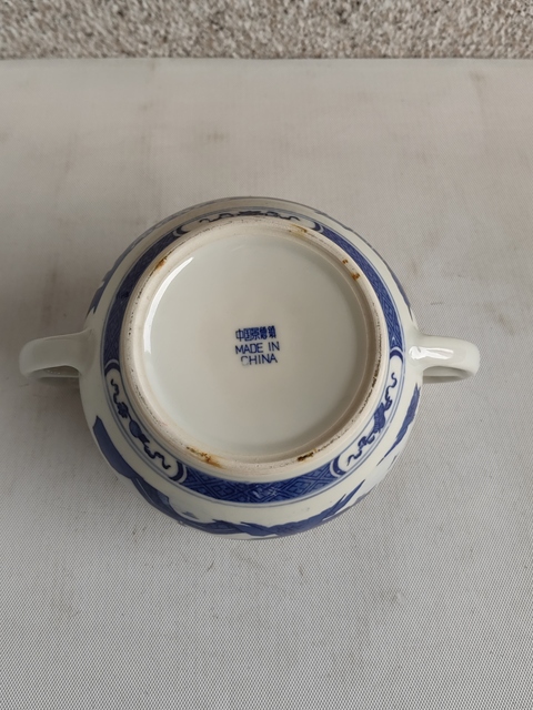 古玩陶瓷出口創(chuàng)匯期青花雙耳罐拍賣(mài),當(dāng)前價(jià)格298元