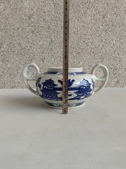 古玩陶瓷出口創(chuàng)匯期青花雙耳罐拍賣(mài),當(dāng)前價(jià)格298元
