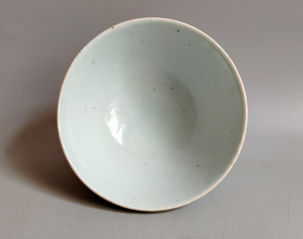 古玩陶瓷清中期本朝款斗笠型豆青釉茶盞拍賣,當前價格598元