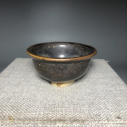 古玩陶瓷宋元，吉州窯黑釉茶杯拍賣，當前價格999元