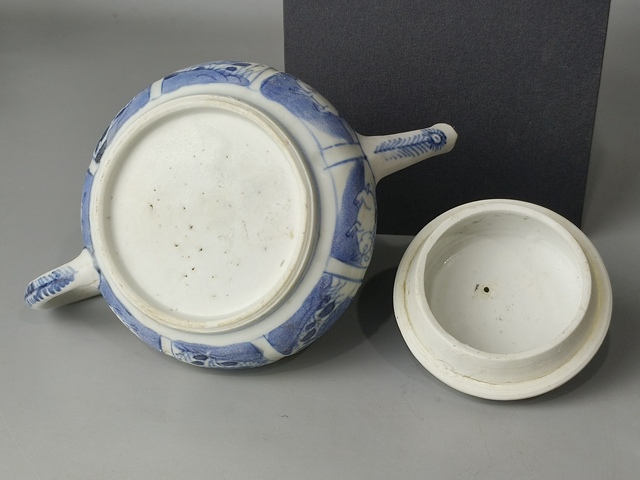 古玩陶瓷康熙·青花開窗花鳥紋壺真品鑒賞圖