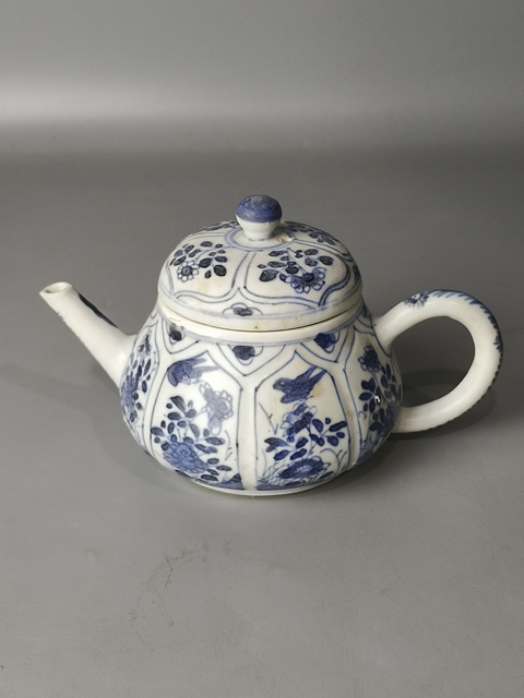 古玩陶瓷康熙·青花開窗花鳥紋壺真品鑒賞圖