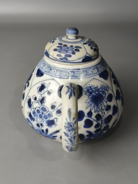古玩陶瓷(精品蓋壺)清康熙·青花花卉紋·蓋壺拍賣,當(dāng)前價格2460元