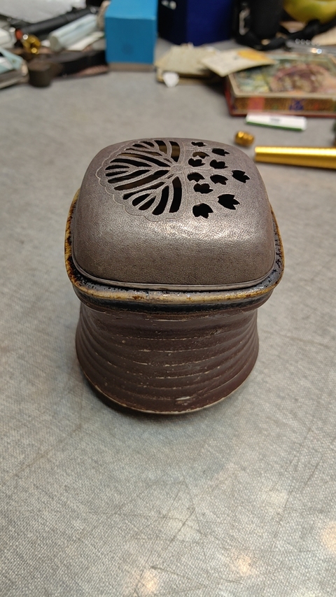 古玩陶瓷吉州窯系褐釉香爐拍賣，當(dāng)前價(jià)格7980元