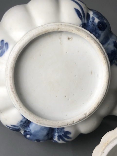 古玩陶瓷（精品茶壺）清·康熙·青花花卉瓜棱紋·茶壺拍賣，當前價格2890元