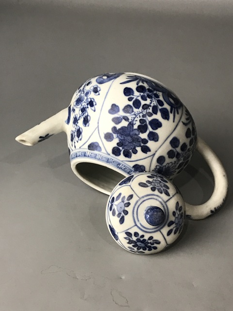 古玩陶瓷(精品蓋壺)清·康熙·青花開窗花卉紋·蓋壺拍賣,當前價格2460元