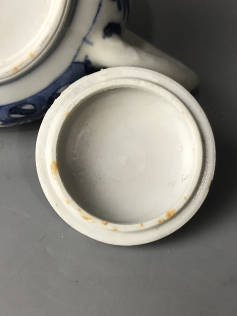 古玩陶瓷(精品蓋壺)清·康熙·青花開窗花卉紋·蓋壺拍賣,當前價格2460元