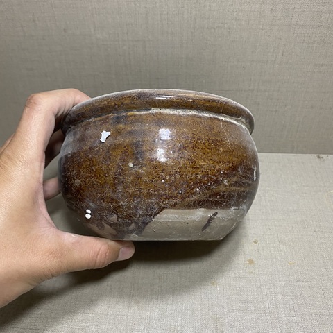 古玩陶瓷明代褐釉唇口罐拍賣,當前價格99元