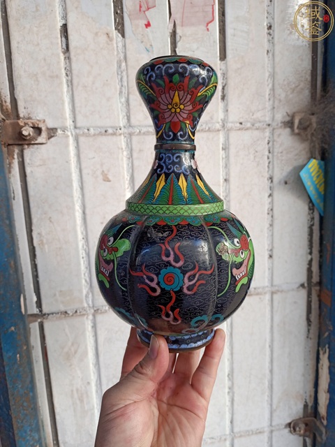 古玩銅器民國(guó)景泰藍(lán)龍紋蒜頭瓶拍賣(mài)，當(dāng)前價(jià)格9999元
