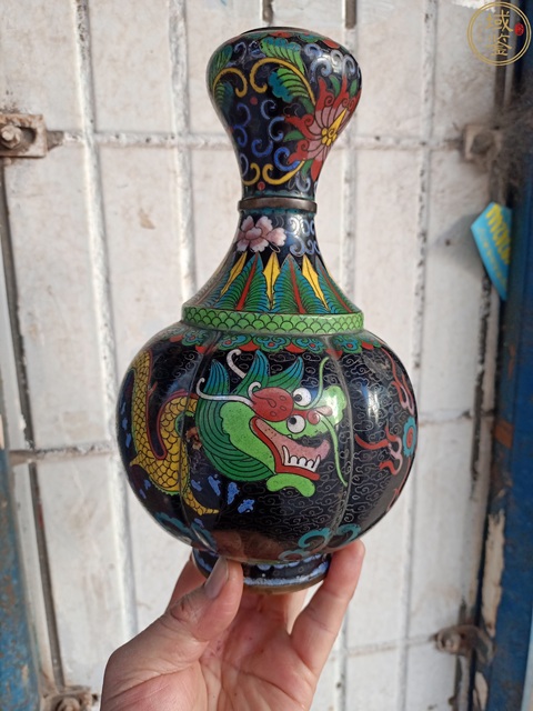 古玩銅器民國(guó)景泰藍(lán)龍紋蒜頭瓶拍賣(mài)，當(dāng)前價(jià)格9999元