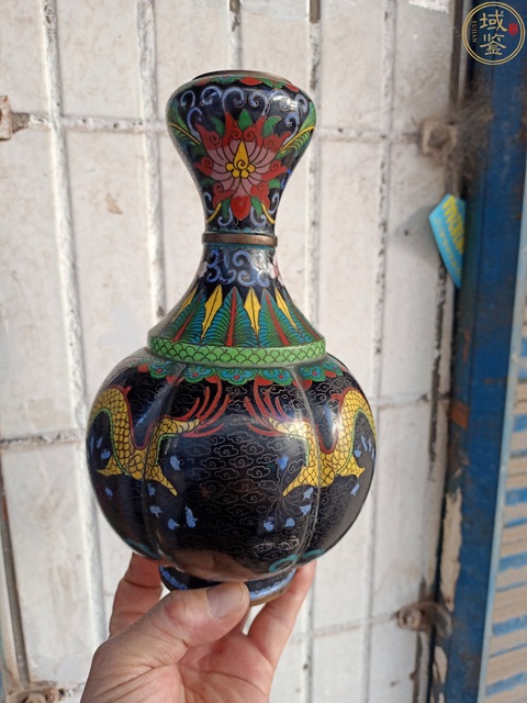 古玩銅器民國(guó)景泰藍(lán)龍紋蒜頭瓶拍賣(mài)，當(dāng)前價(jià)格9999元