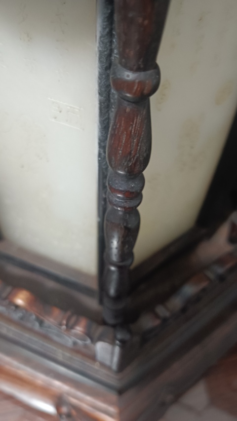 古玩雜項黃花梨鑲和田白玉塔式文房筆掛案上宮廷燈拍賣，當前價格1888888元