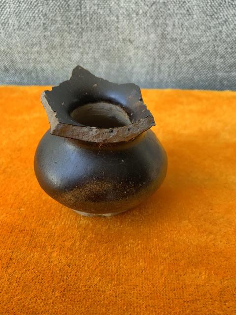 古玩陶瓷長(zhǎng)沙窯醬釉渣斗拍賣,當(dāng)前價(jià)格0元