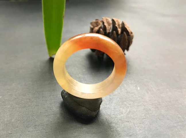 古玩玉器清代天然翡翠戒指拍賣，當前價格2400元