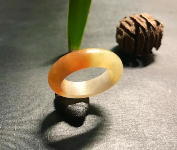 古玩玉器清代天然翡翠戒指拍賣，當前價格2400元