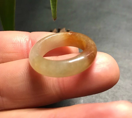 古玩玉器清代天然翡翠戒指拍賣，當前價格2400元