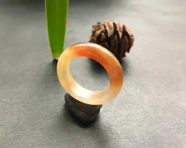 古玩玉器清代天然翡翠戒指拍賣，當前價格2400元