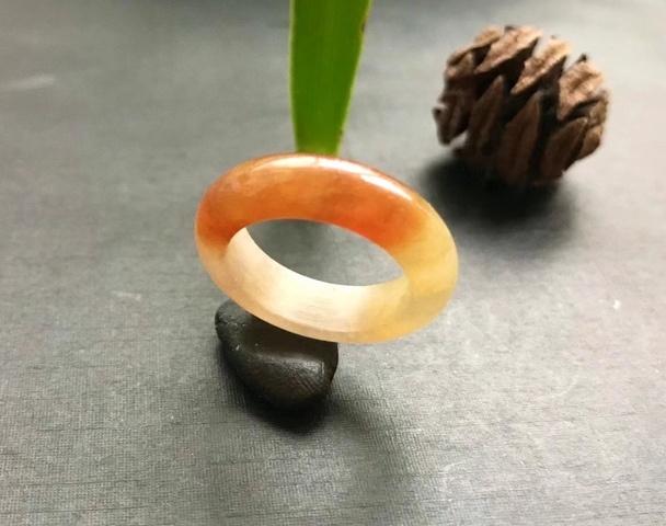 古玩玉器清代天然翡翠戒指拍賣，當前價格2400元