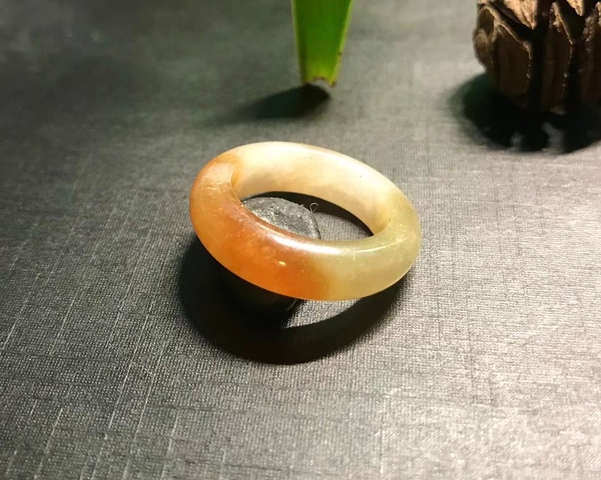 古玩玉器清代天然翡翠戒指拍賣，當前價格2400元