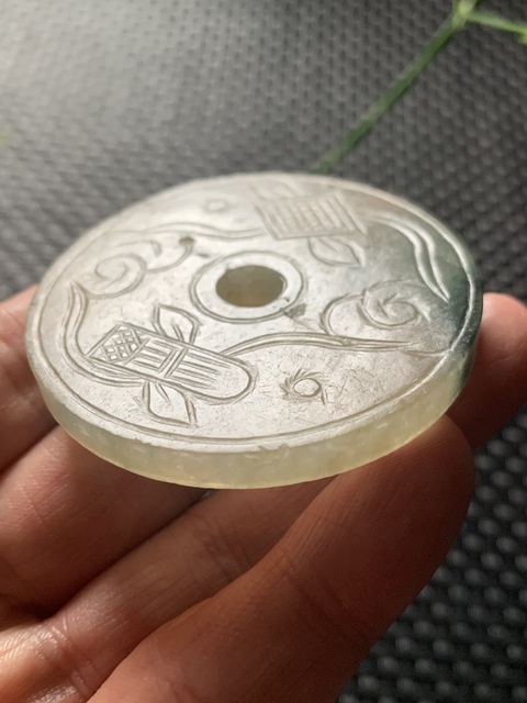 古玩玉器清代翡翠雕“團壽紋璧”拍賣，當前價格9900元