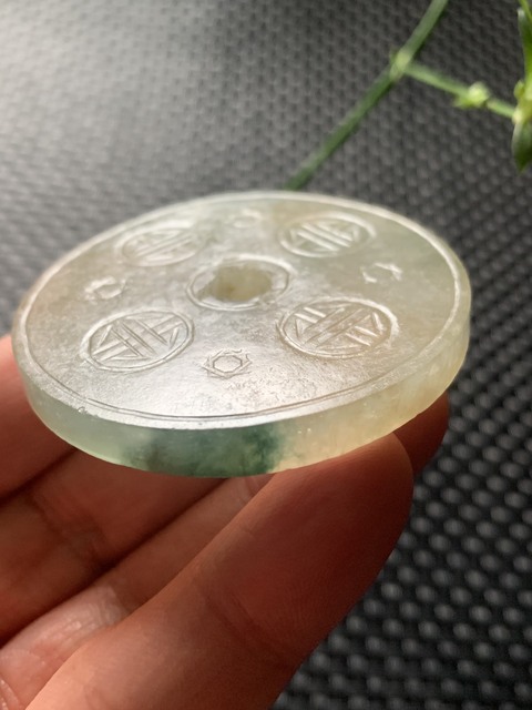 古玩玉器清代翡翠雕“團壽紋璧”拍賣，當前價格9900元
