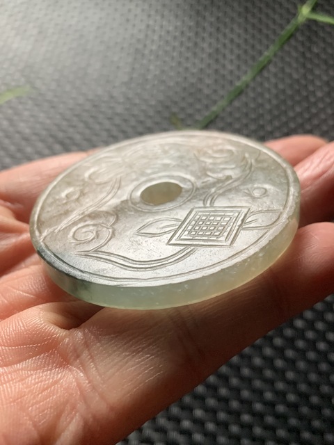 古玩玉器清代翡翠雕“團壽紋璧”拍賣，當前價格9900元