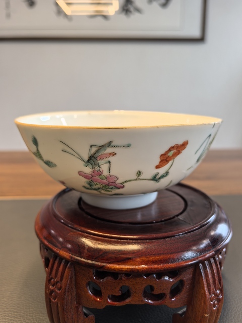 古玩陶瓷同治本朝頂級粉彩蟲草紋碗拍賣,當前價格1600元