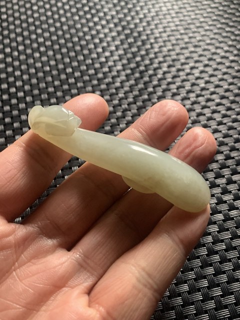 古玩玉器清代和田玉雕“龍首”帶鉤拍賣，當(dāng)前價格4990元