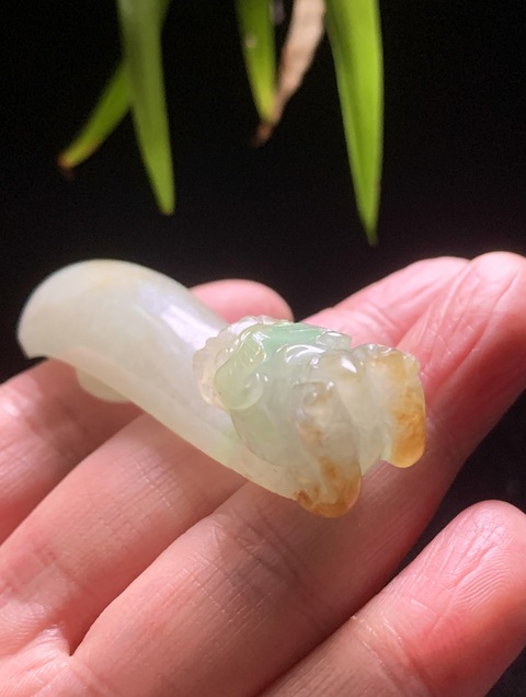 古玩玉器清代天然翡翠雕“龍首帶鉤”拍賣,當前價格39800元