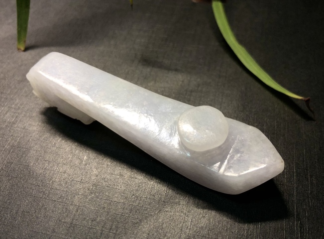 古玩玉器清代天然翡翠雕“龍首帶鉤”拍賣，當(dāng)前價格6500元