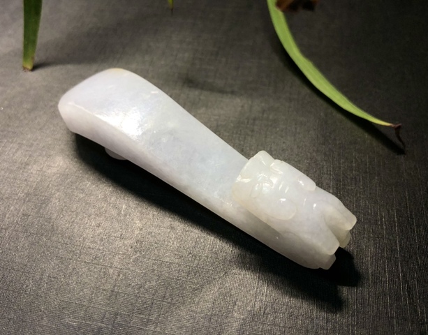 古玩玉器清代天然翡翠雕“龍首帶鉤”拍賣，當(dāng)前價格6500元