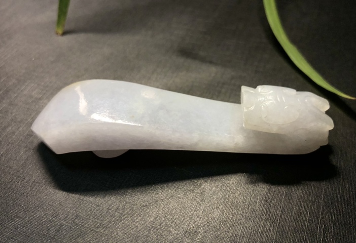 古玩玉器清代天然翡翠雕“龍首帶鉤”拍賣，當(dāng)前價格6500元