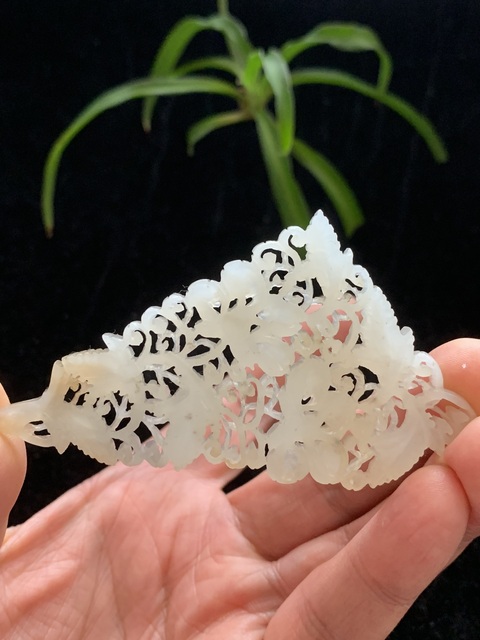 古玩玉器收藏級明代和田玉雕“凌霄花”佩拍賣,當前價格65000元