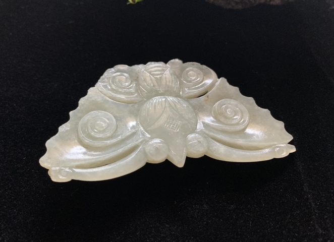 古玩玉器明代和田玉雕“蝴蝶佩”拍賣,當(dāng)前價(jià)格3500元