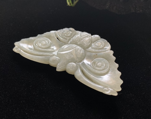 古玩玉器明代和田玉雕“蝴蝶佩”拍賣,當(dāng)前價(jià)格3500元