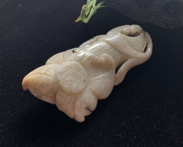 古玩玉器明代和田玉雕“花卉佩”拍賣,當前價格36000元