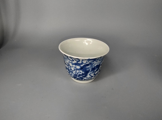 古玩陶瓷清中期青花獅子滾繡球杯拍賣,當前價格0元
