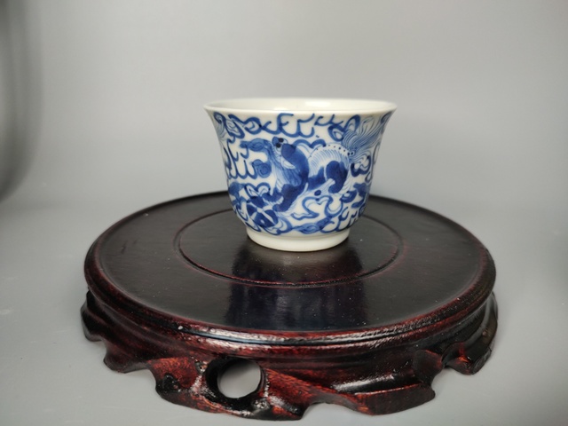 古玩陶瓷清中期青花獅子滾繡球杯拍賣,當前價格0元