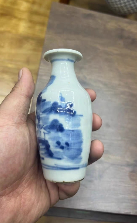 古玩陶瓷清中期,青花山水紋賞瓶,柳葉瓶拍賣,當前價格1600元