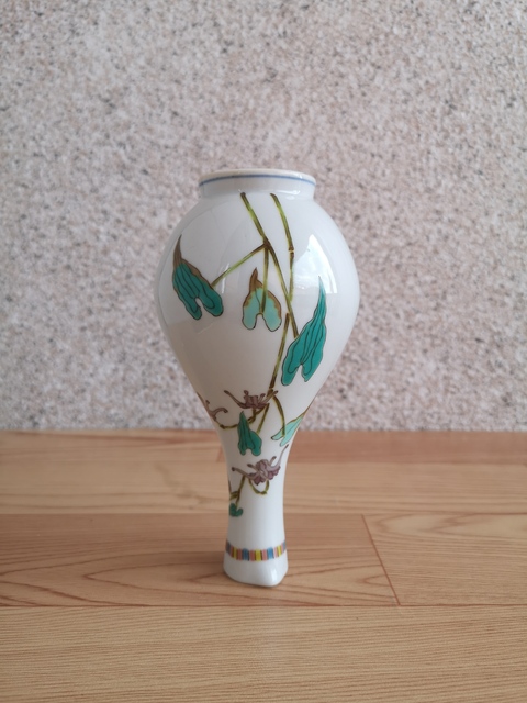 古玩陶瓷花卉紋瓶拍賣,當(dāng)前價格299元