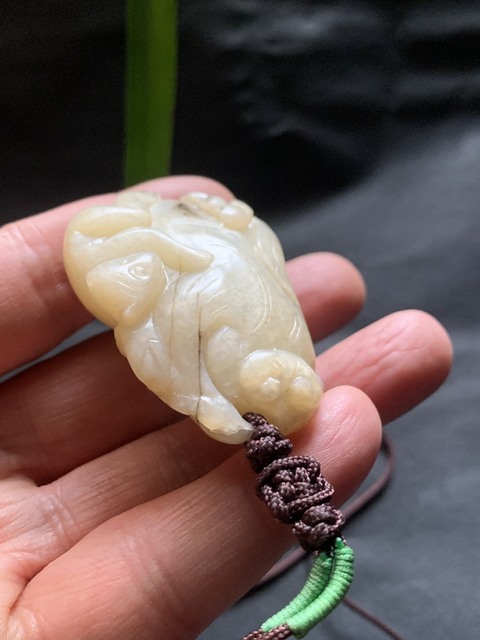 古玩玉器明清和田玉雕“靈猴獻壽”把件拍賣，當前價格18000元