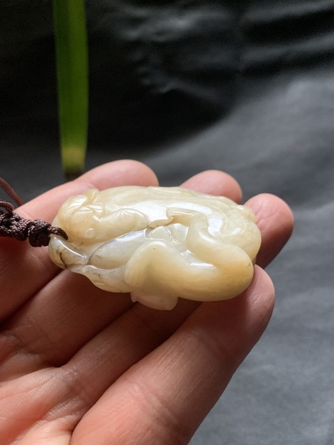 古玩玉器明清和田玉雕“靈猴獻壽”把件拍賣，當前價格18000元